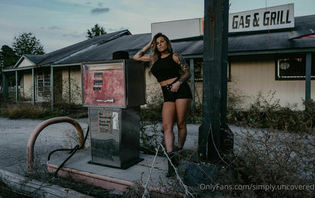 SimplyUncovered porn leaked onlyfans