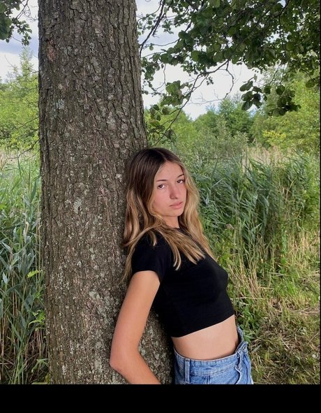 Julia Dreams Angel onlyfans photos