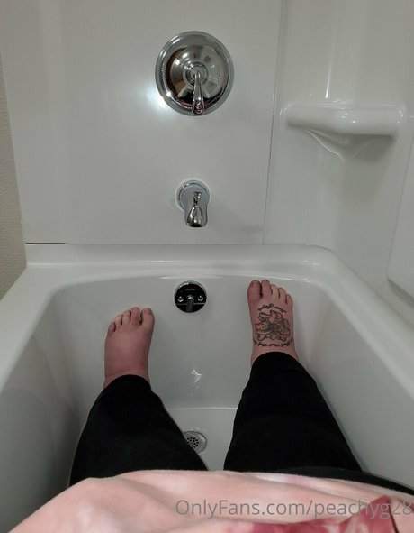 peachyg28 only fans leaks