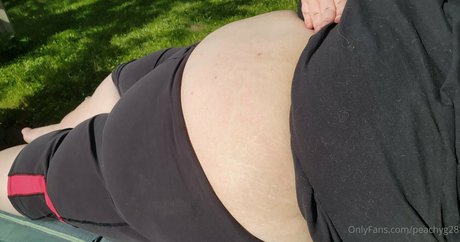 peachyg28 onlyfans pics leaked