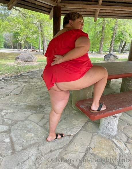 naughtylolatx onlyfans nudes