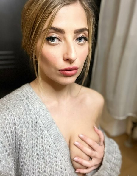 emily smith naked only fans