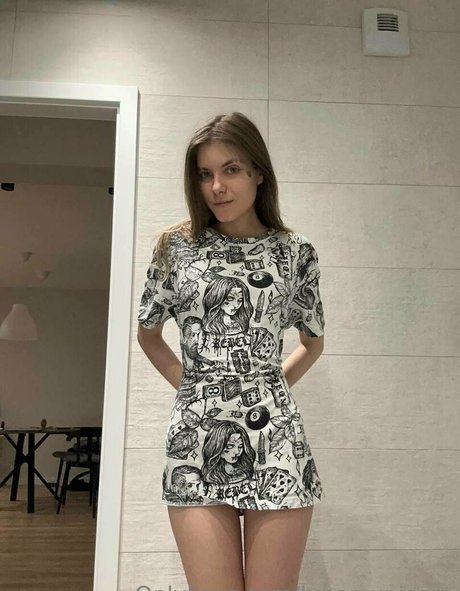 lunar unicorn onlyfans leaked tits