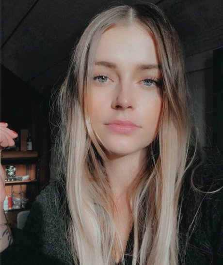 Emily May nude onlyfans