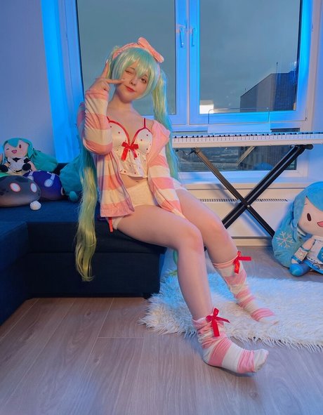 Saya Scarlet new onlyfans