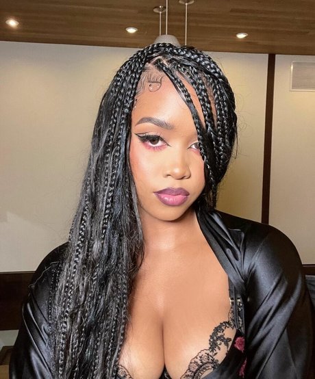 hermusicofficial  pic