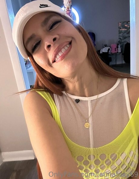 latinafoxy69 Profile image