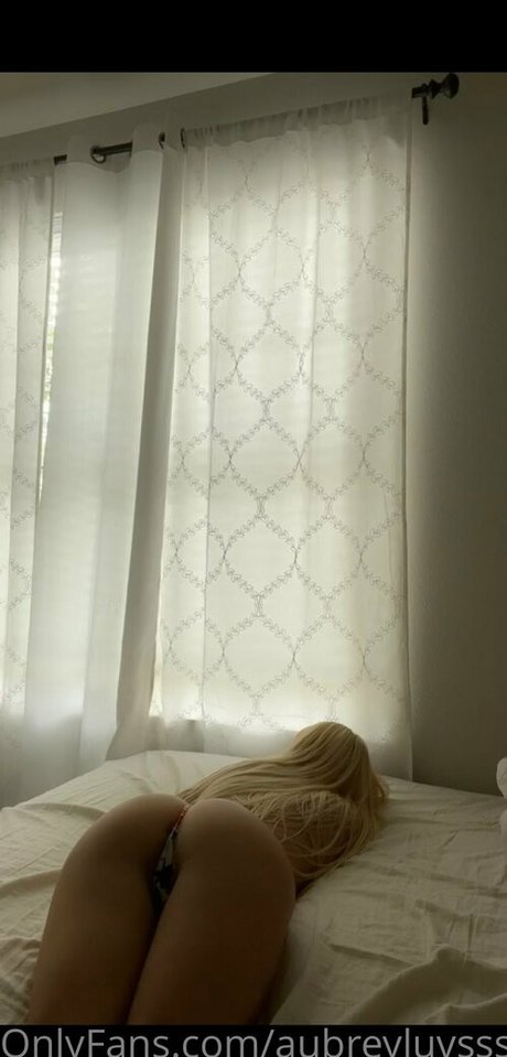 aubreyluvsss onlyfans post