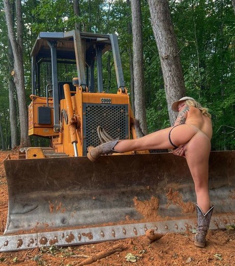 Countrybadasstay nude onlyfans leaks