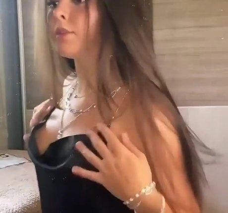 Thais Silva onlyfans leake