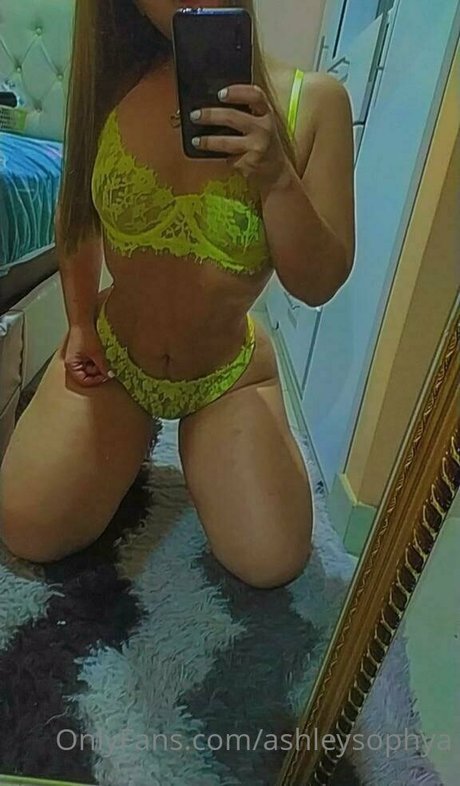 ashleysophya onlyfans leaked