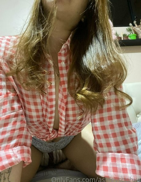 ashleysophya nudes onlyfans