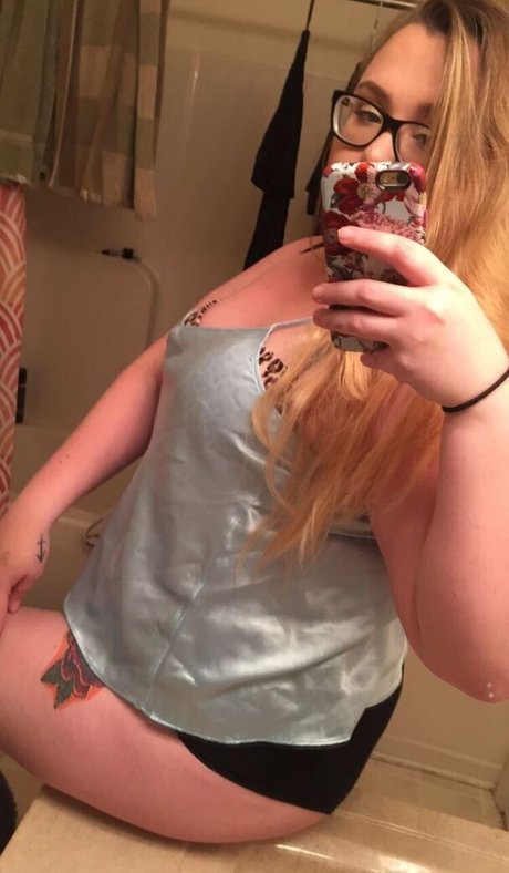 violetxvixxen onlyfans nude pictures