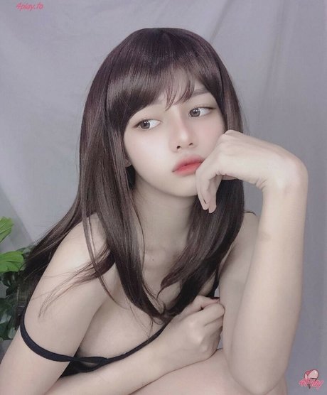 Violet Airis only fans photos