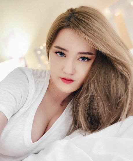 Plushys onlyfans model