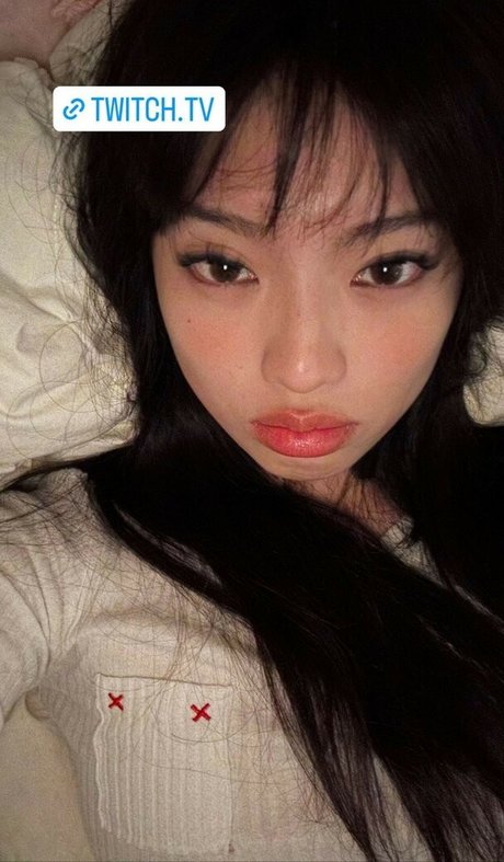 Yujin is on onlyfans