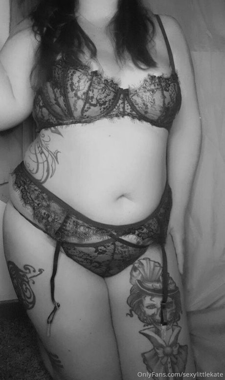 sexylittlekate onlyfans free content