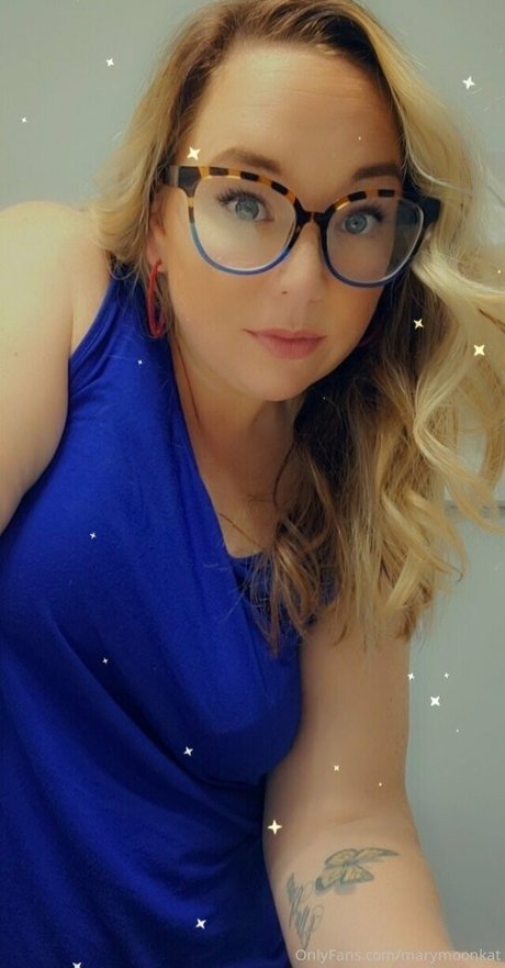 mature blonde onlyfans hot nude exposure