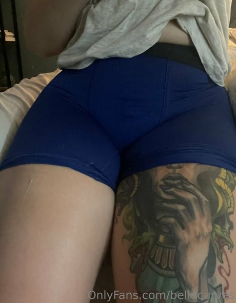 bellecurves onlyfans leaked tits