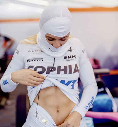 Sophia Floersch onlyfans uncensored