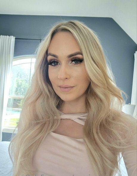 sierraspunkfree only fans naked