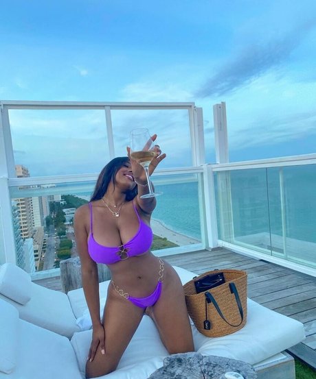 Vivi Panamera onlyfans leak ass