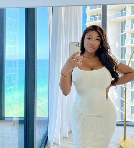 Vivi Panamera is on onlyfans