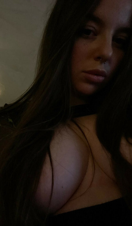 anna nyzovaya onlyfans leak ass