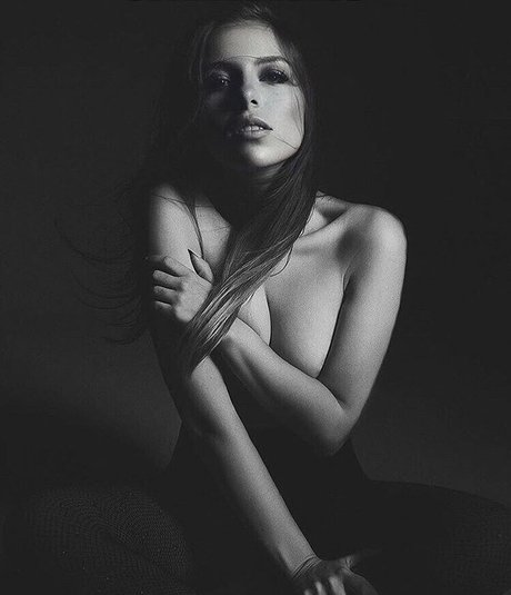 anna nyzovaya nude onlyfans leak