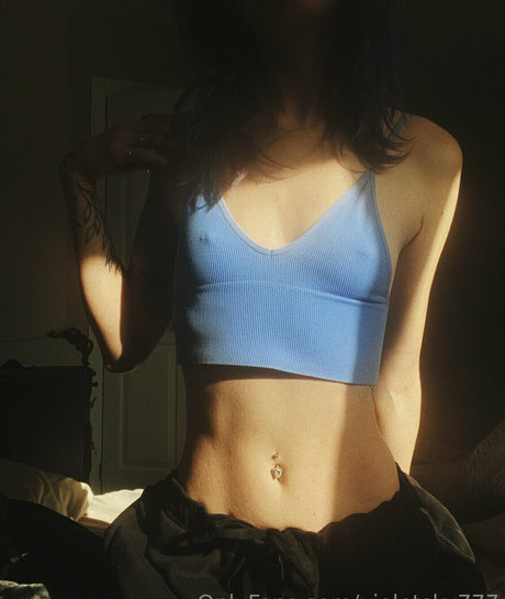 violetsky777 onlyfans picture