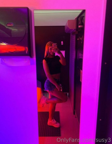 susy3 onlyfans nude