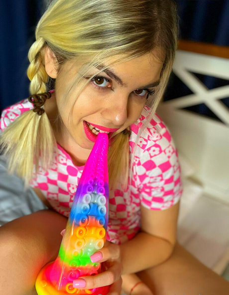 elsakroes onlyfans sextape