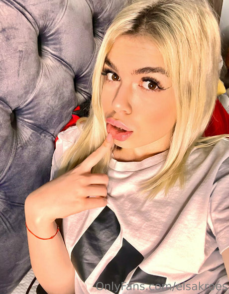 elsakroes nude onlyfans