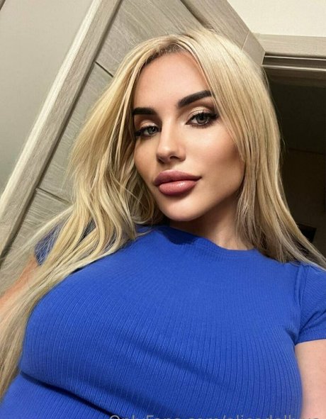 alicedollyua sexy onlyfans