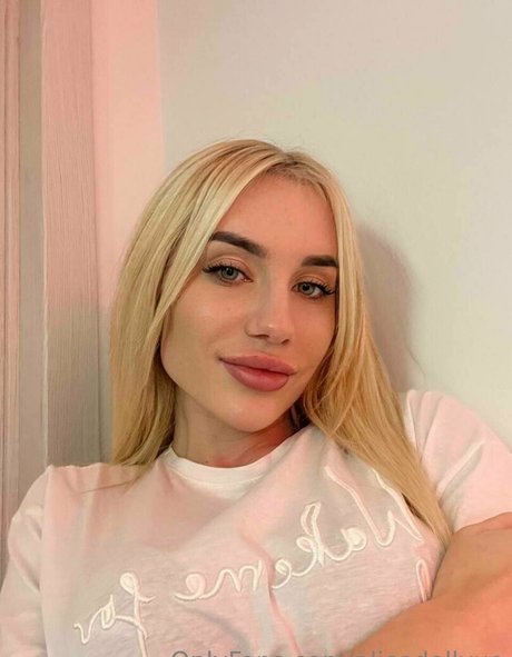 blonde petite onlyfans erotic snapshot