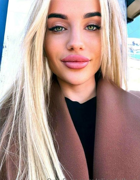 alicedollyua onlyfans nude