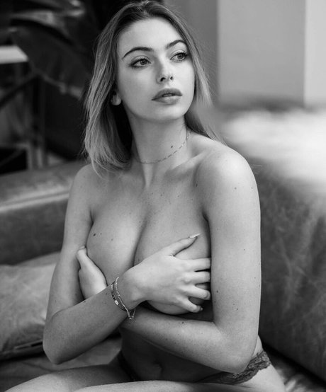 Cristalnannoni naked onlyfans pics