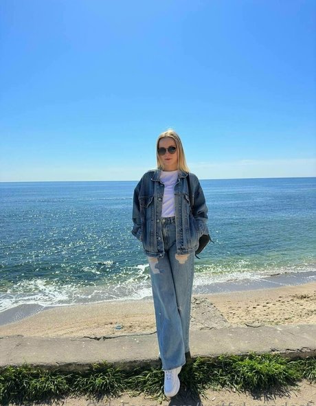 lustful modest onlyfans leajs