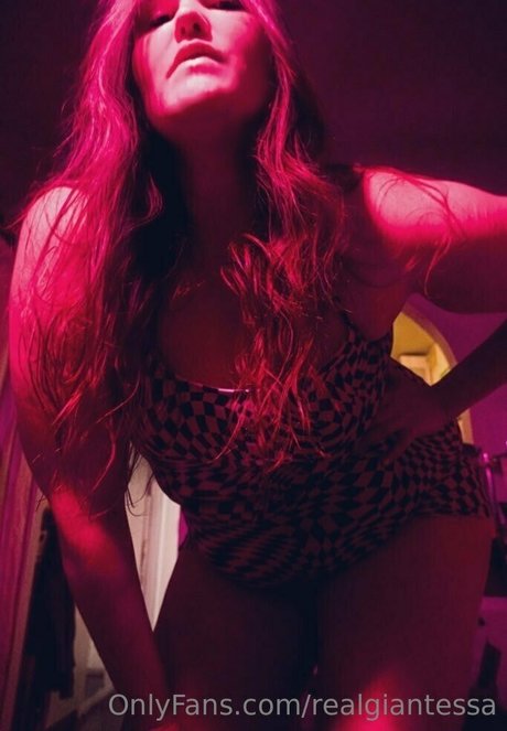 realgiantessa onlyfans leaks.
