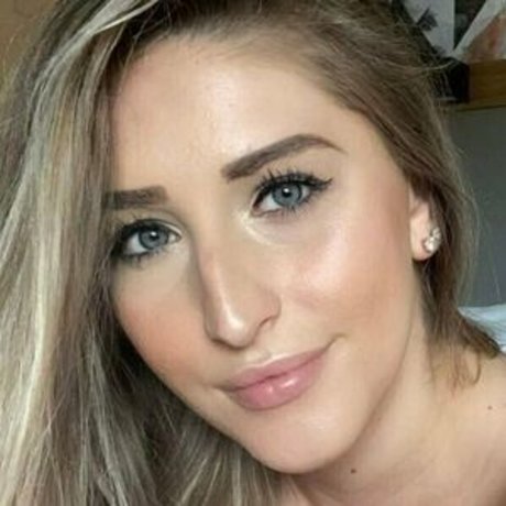 alessiathegoddess onlyfans leaked pics