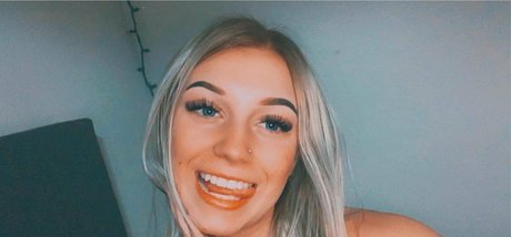 babysaraxoxo onlyfans nude photos