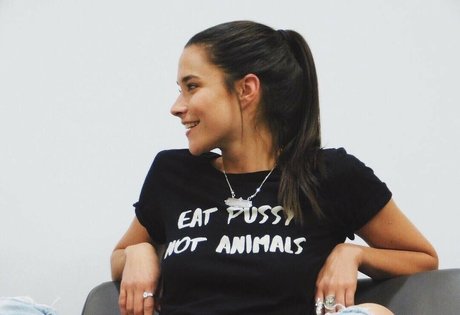 Rhiannon Fish onlyfans content