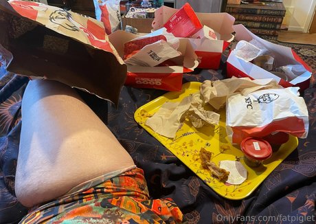 pr3ttyp1ggy onlyfans porn