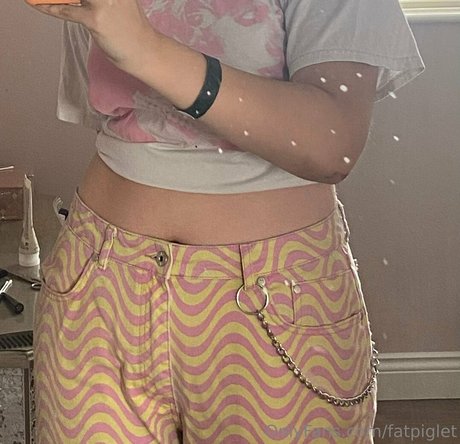 pr3ttyp1ggy nude onlyfans porn