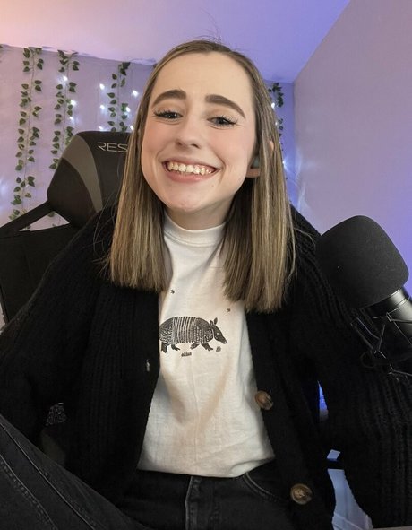 Atwentysomethingloser onlyfans xx