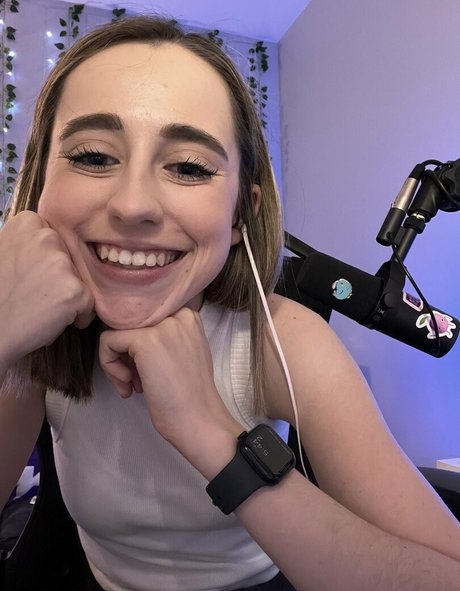 Atwentysomethingloser onlyfans leak sex