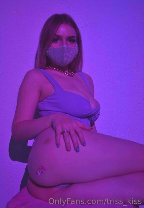 triss kiss onlyfans leaked dirtyship