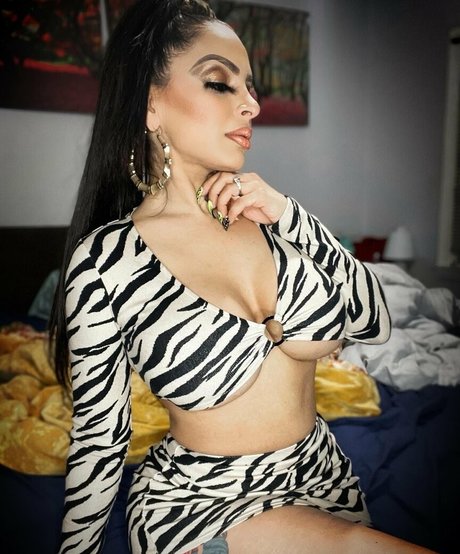 missmeenaofficial onlyfans naked leak