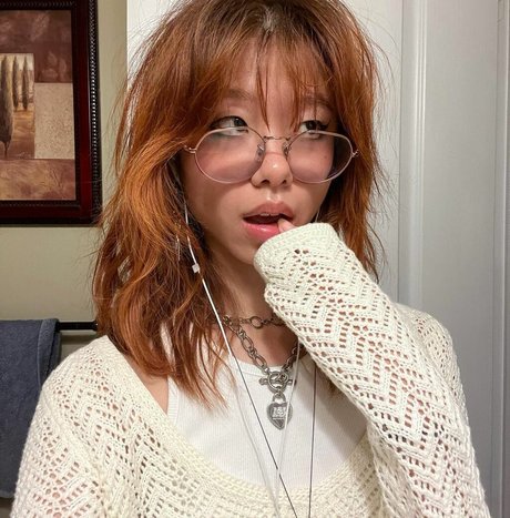 Olivia Sun onlyfans creator