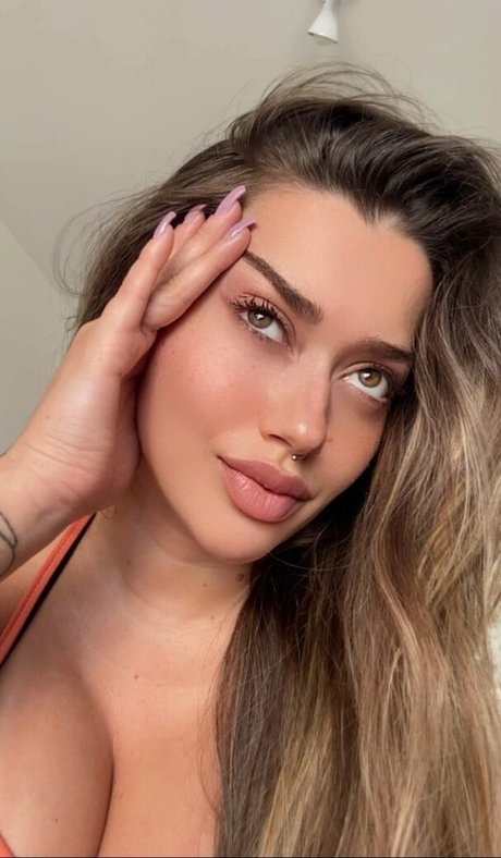 Angeline Sant onlyfans content